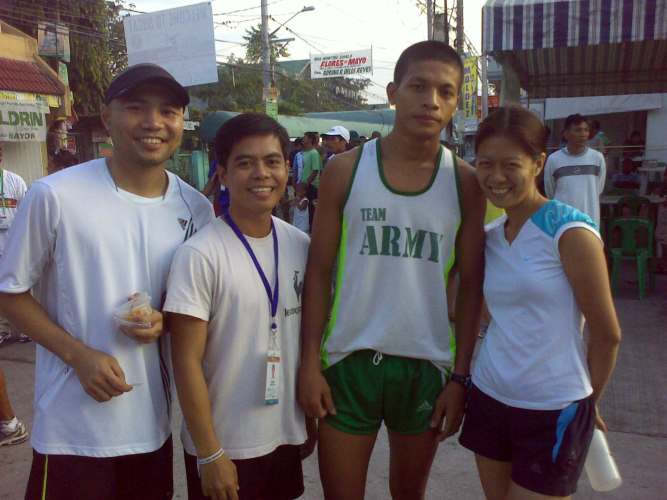 L-R- Mark (runner 3), Jerry (runner 5), Jucell (Runner 2) and me (runner 4)