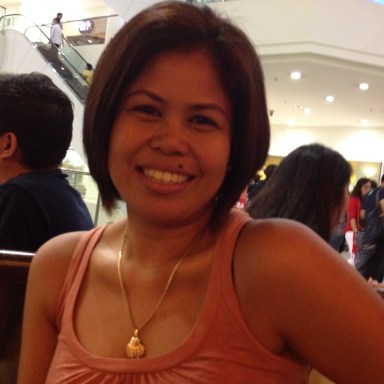 Her dedication to diet and regularly run or workout brought those collarbones out. I was her bully!