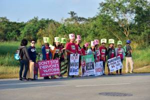 Family and friends to cheer you up (Photo from Photo-ops)